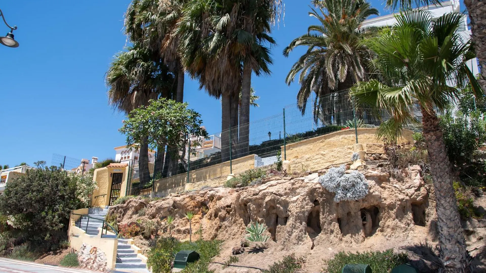 Stunning Beachfront Apartment With Sea Views Benalmádena 0*,  Espanha