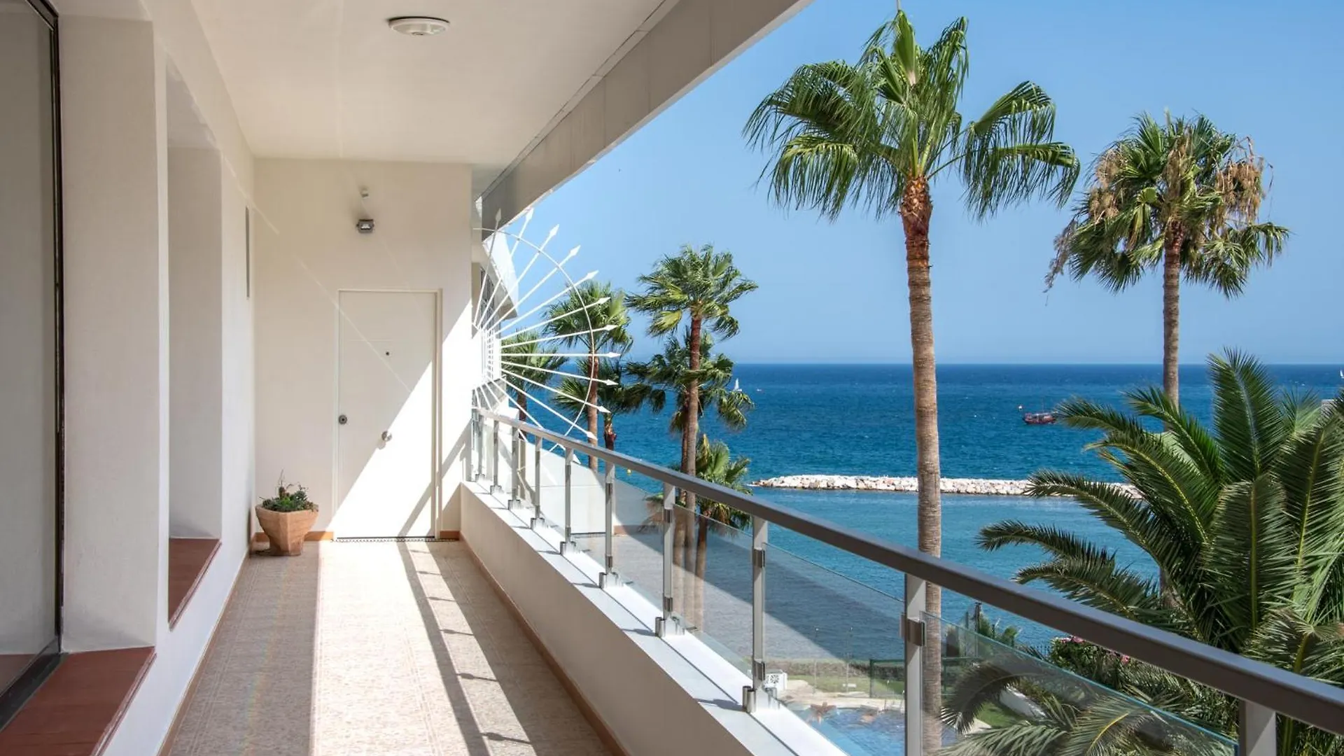 Stunning Beachfront Apartment With Sea Views Benalmadena