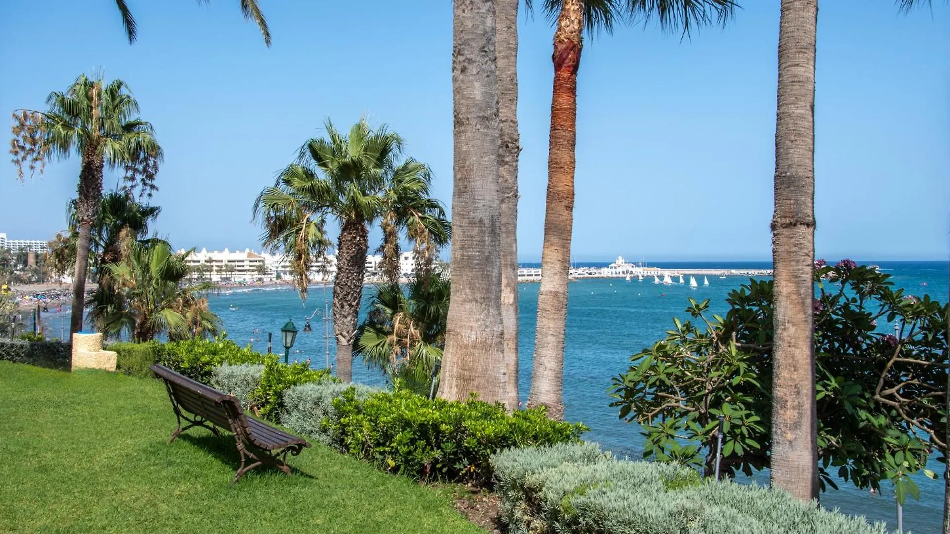 Stunning Beachfront Apartment With Sea Views Benalmadena