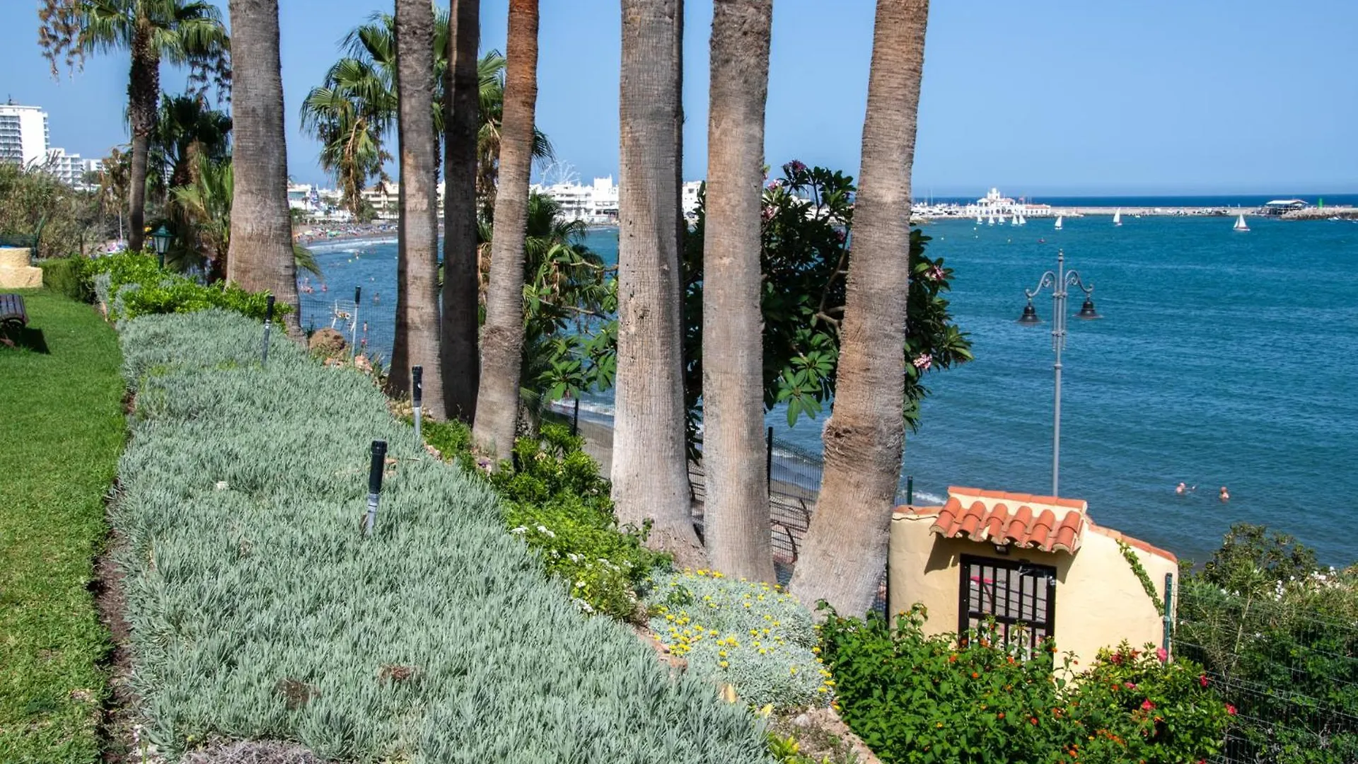 Stunning Beachfront Apartment With Sea Views Benalmadena