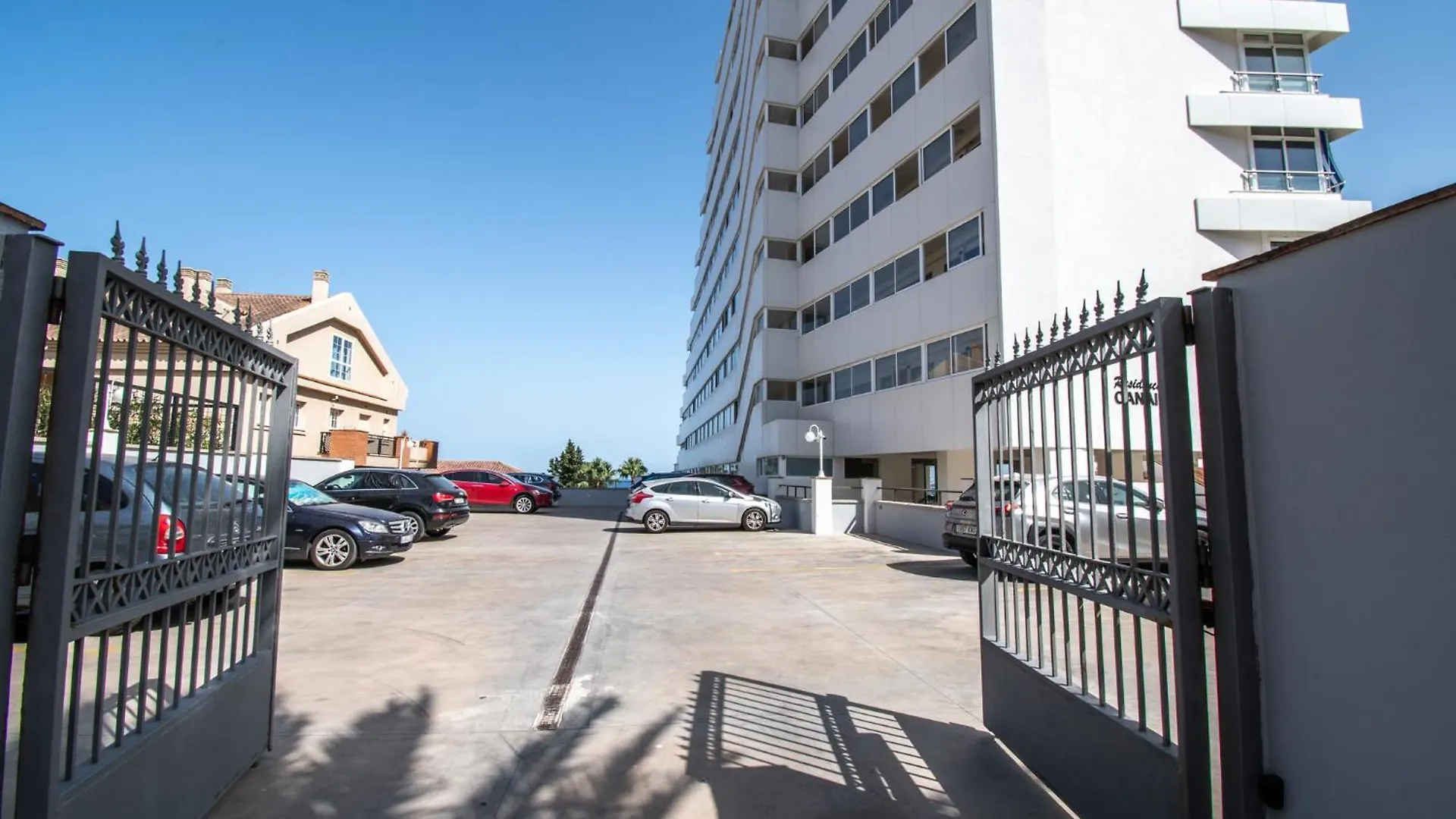 Stunning Beachfront Apartment With Sea Views Benalmadena 0*,