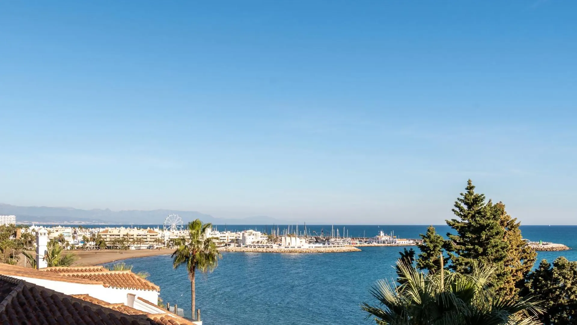 Stunning Beachfront Apartment With Sea Views Benalmadena